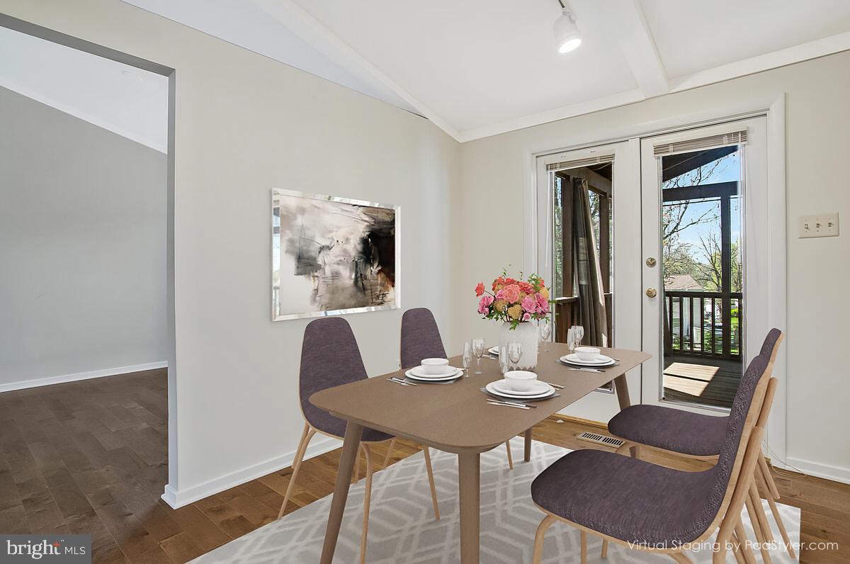 VILLAGE OF LONG REACH - Residential