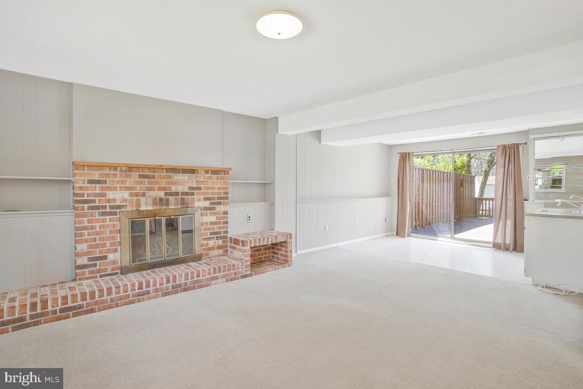 VILLAGE OF LONG REACH - Residential