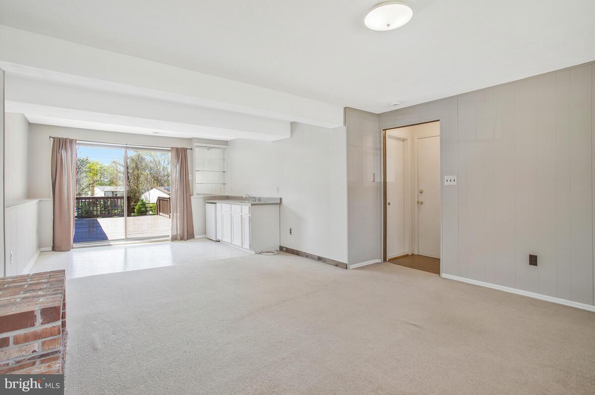 VILLAGE OF LONG REACH - Residential