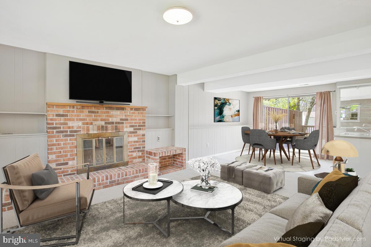 VILLAGE OF LONG REACH - Residential