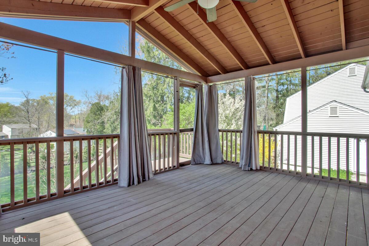 VILLAGE OF LONG REACH - Residential