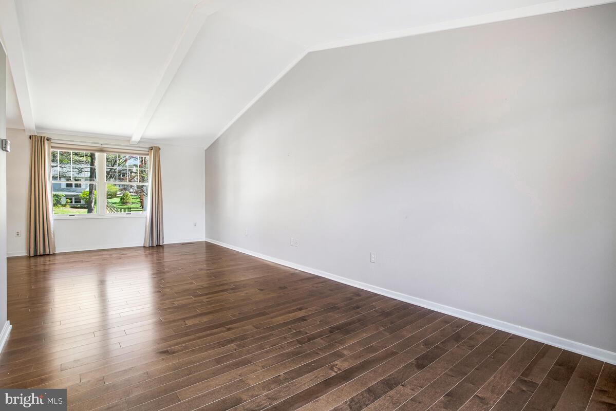 VILLAGE OF LONG REACH - Residential