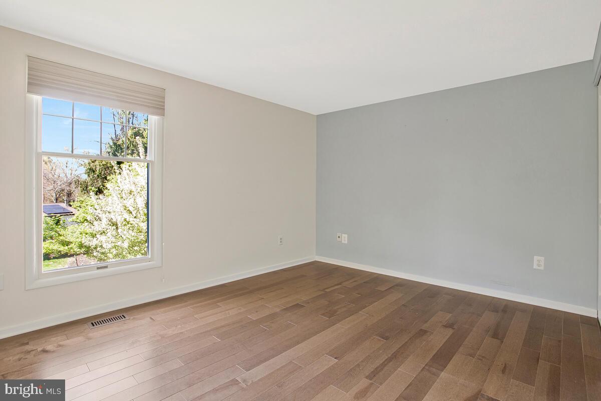 VILLAGE OF LONG REACH - Residential