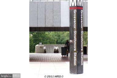 PARKSIDE CONDOMINIUMS - Residential Lease