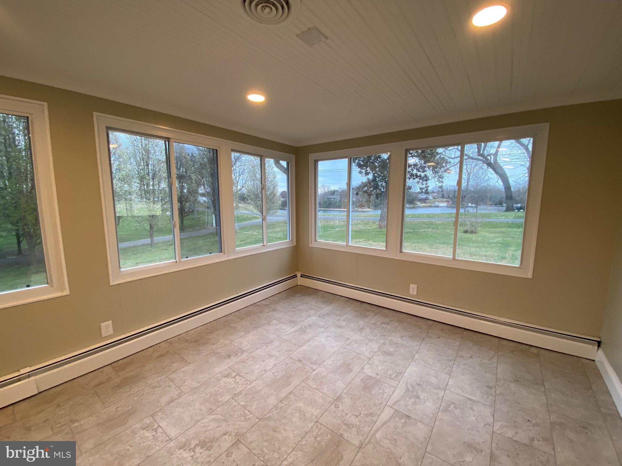 TOWN CREEK - Residential Lease