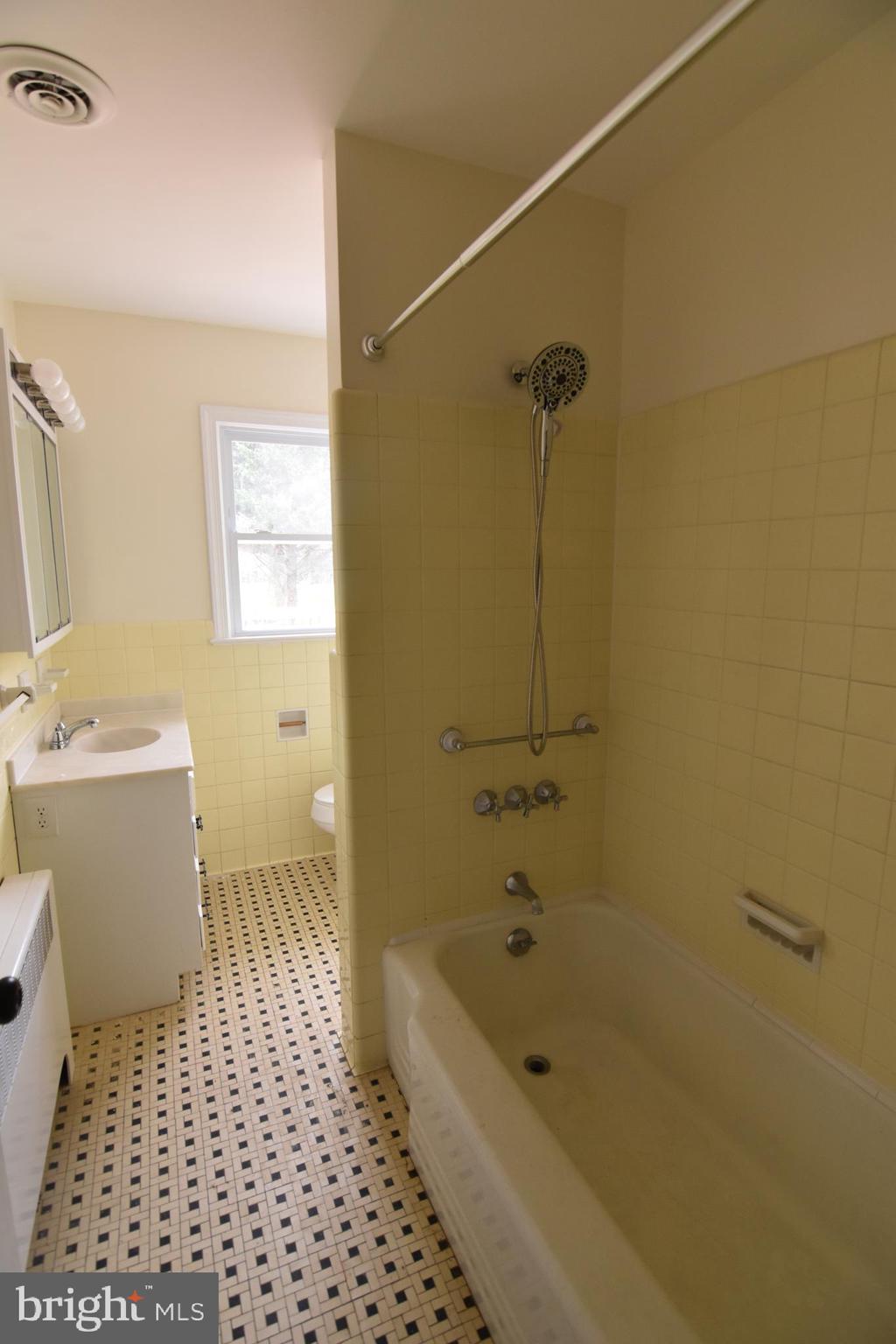 TOWN CREEK - Residential Lease