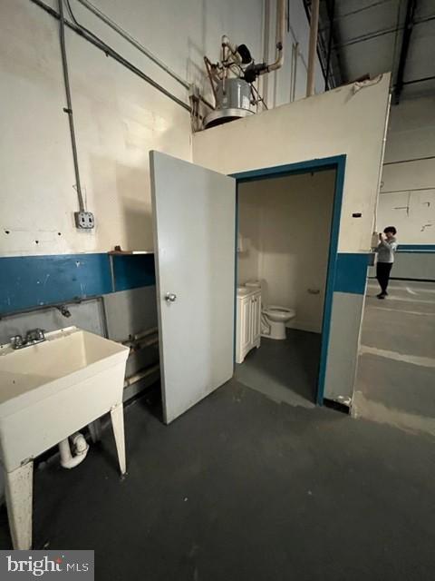 150 AIRPORT DRIVE 11