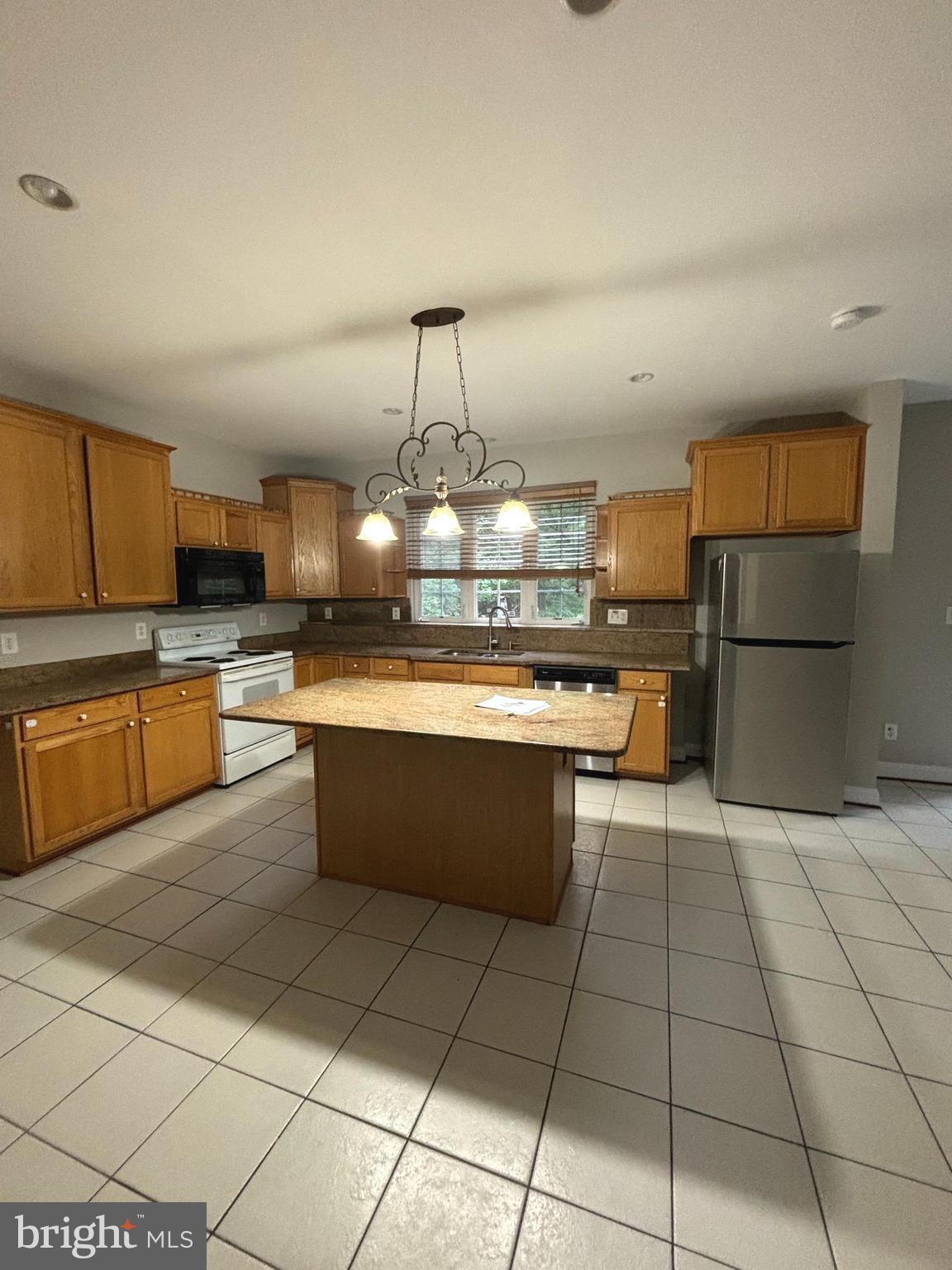 13592 DEN HOLLOW COURT