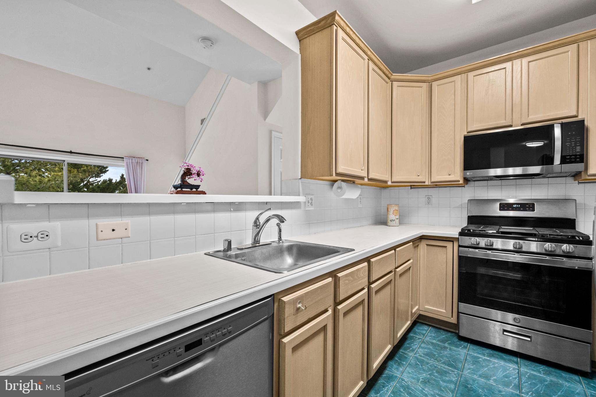 WESTBROOK COURT - Residential