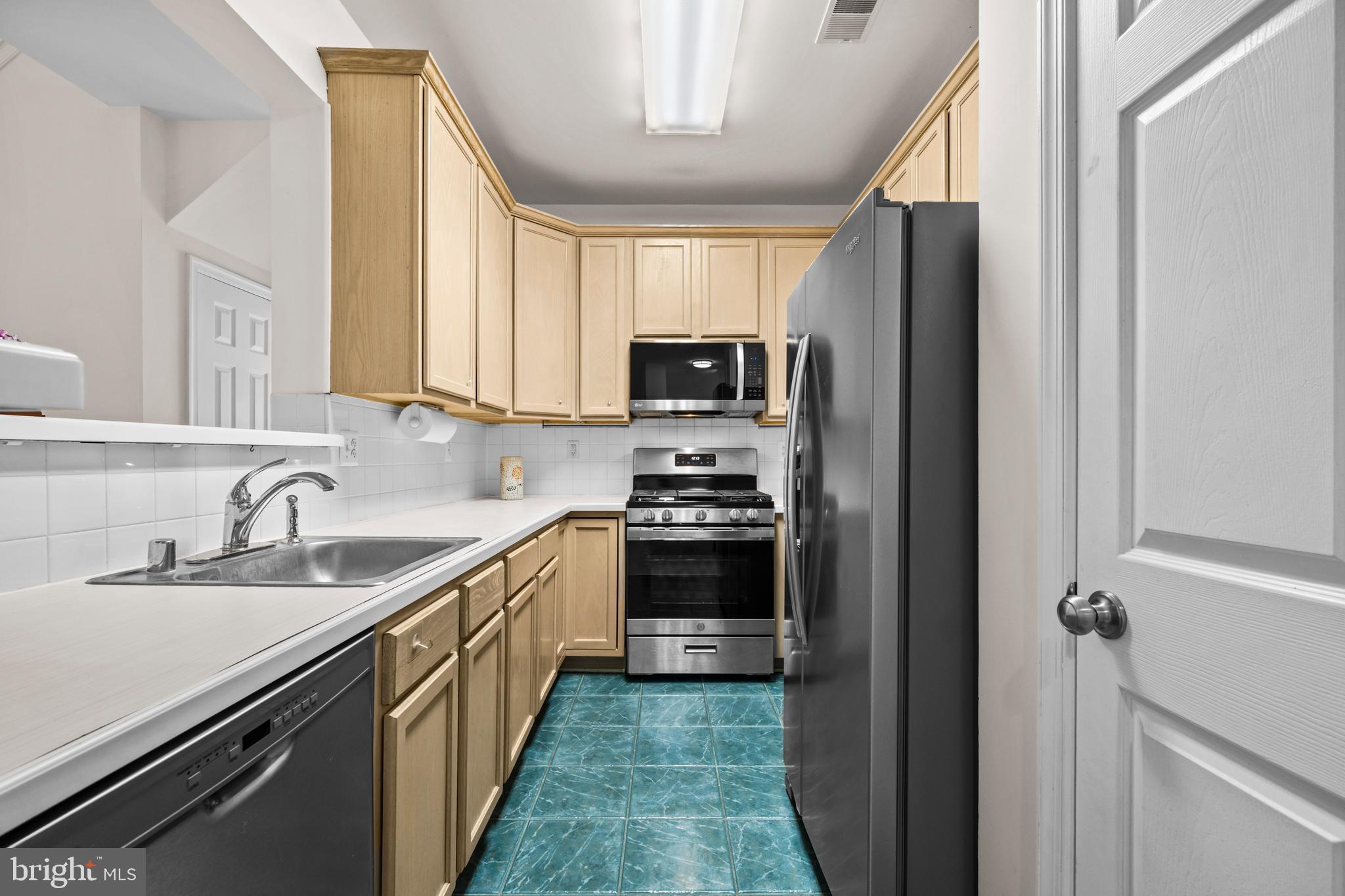 WESTBROOK COURT - Residential