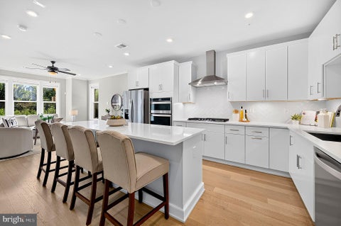 Townhouse For Sale - 14429 Beckett Glen Circle #1001<br/> CHANTILLY, VA 20151