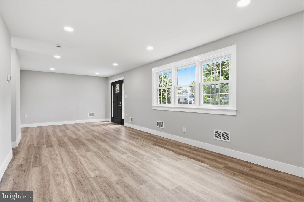 Photo of 45 E 5th Street, FLORENCE, NJ 08518 (MLS # NJBL2121154)