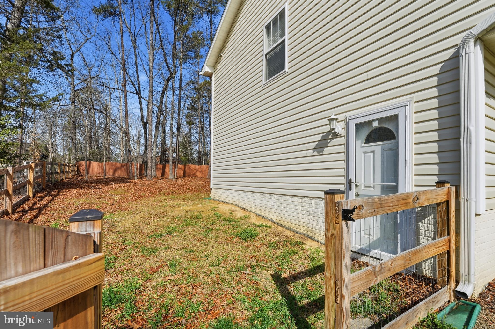 LAKE LAND - Residential