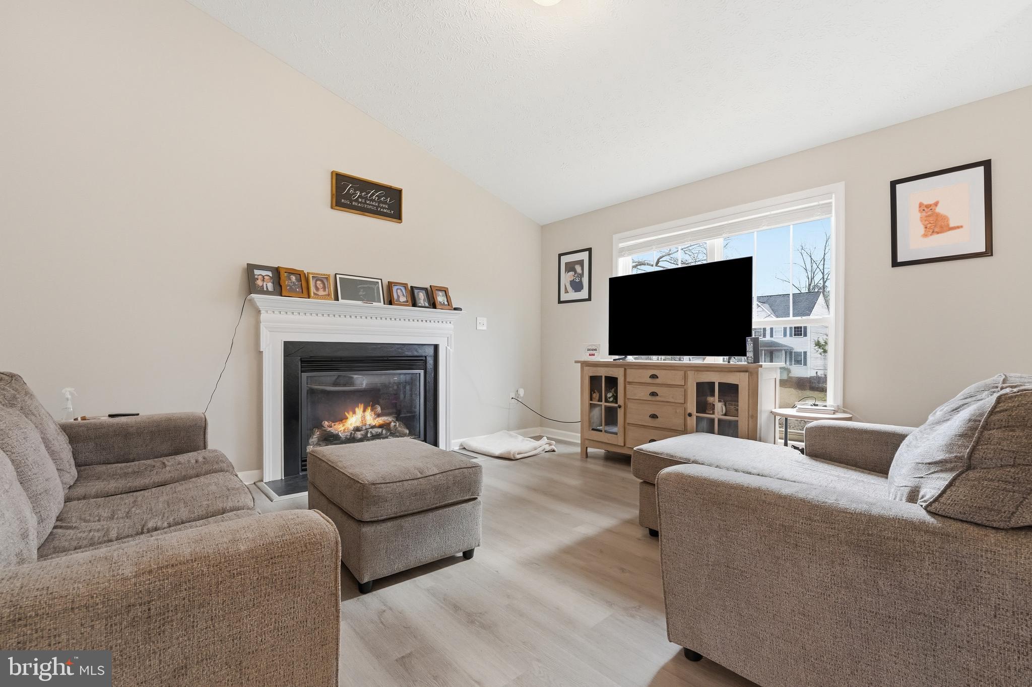 LAKE LAND - Residential