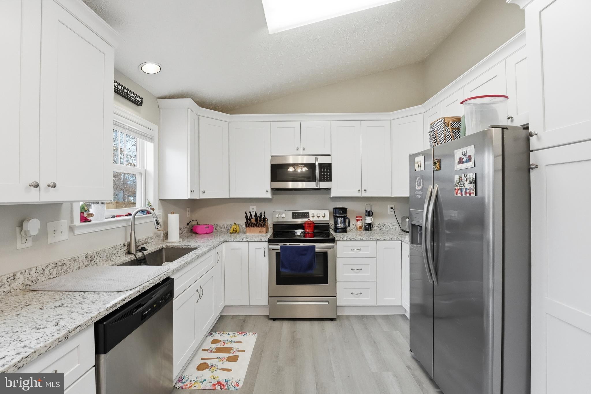 LAKE LAND - Residential