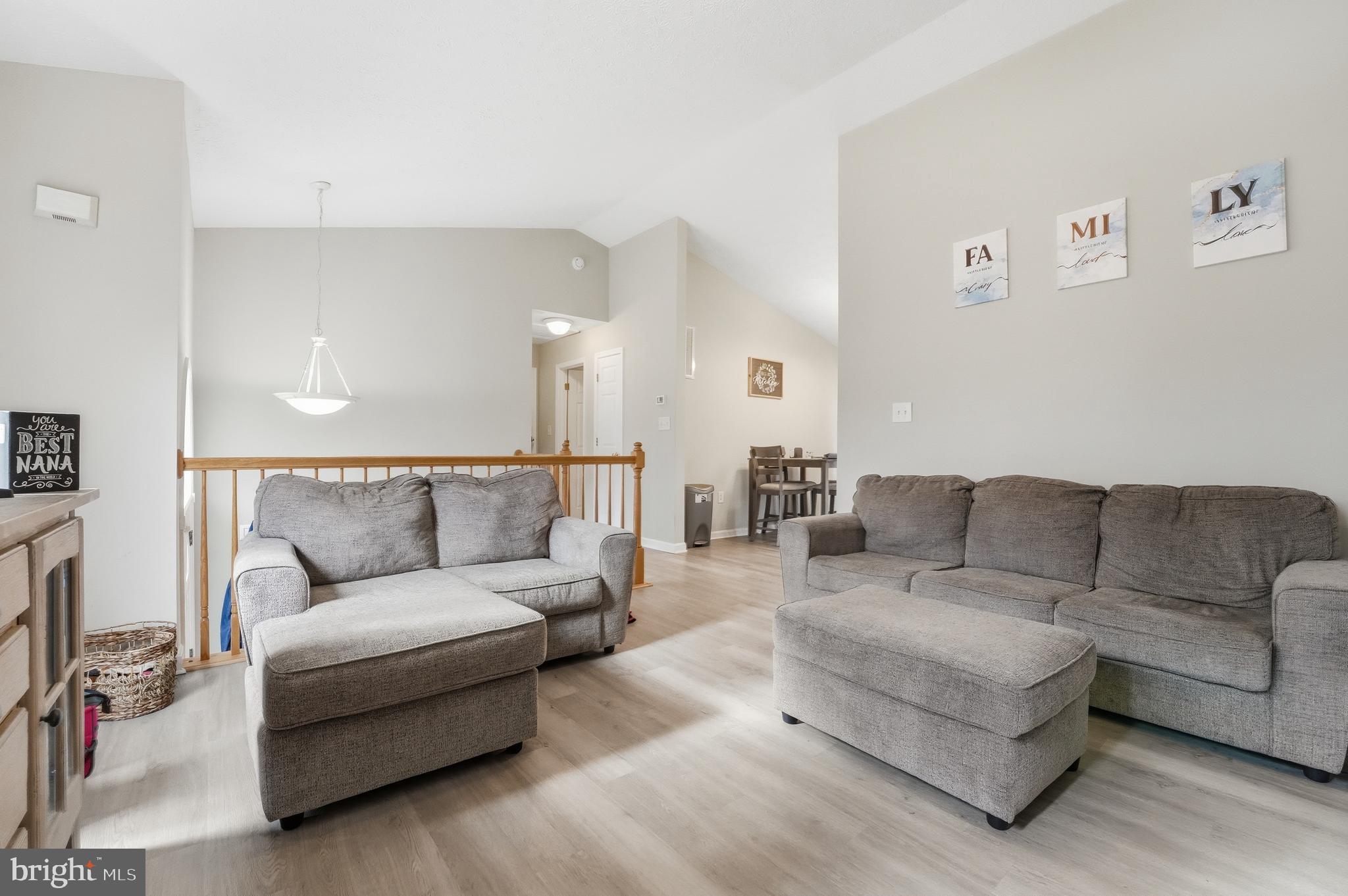 LAKE LAND - Residential