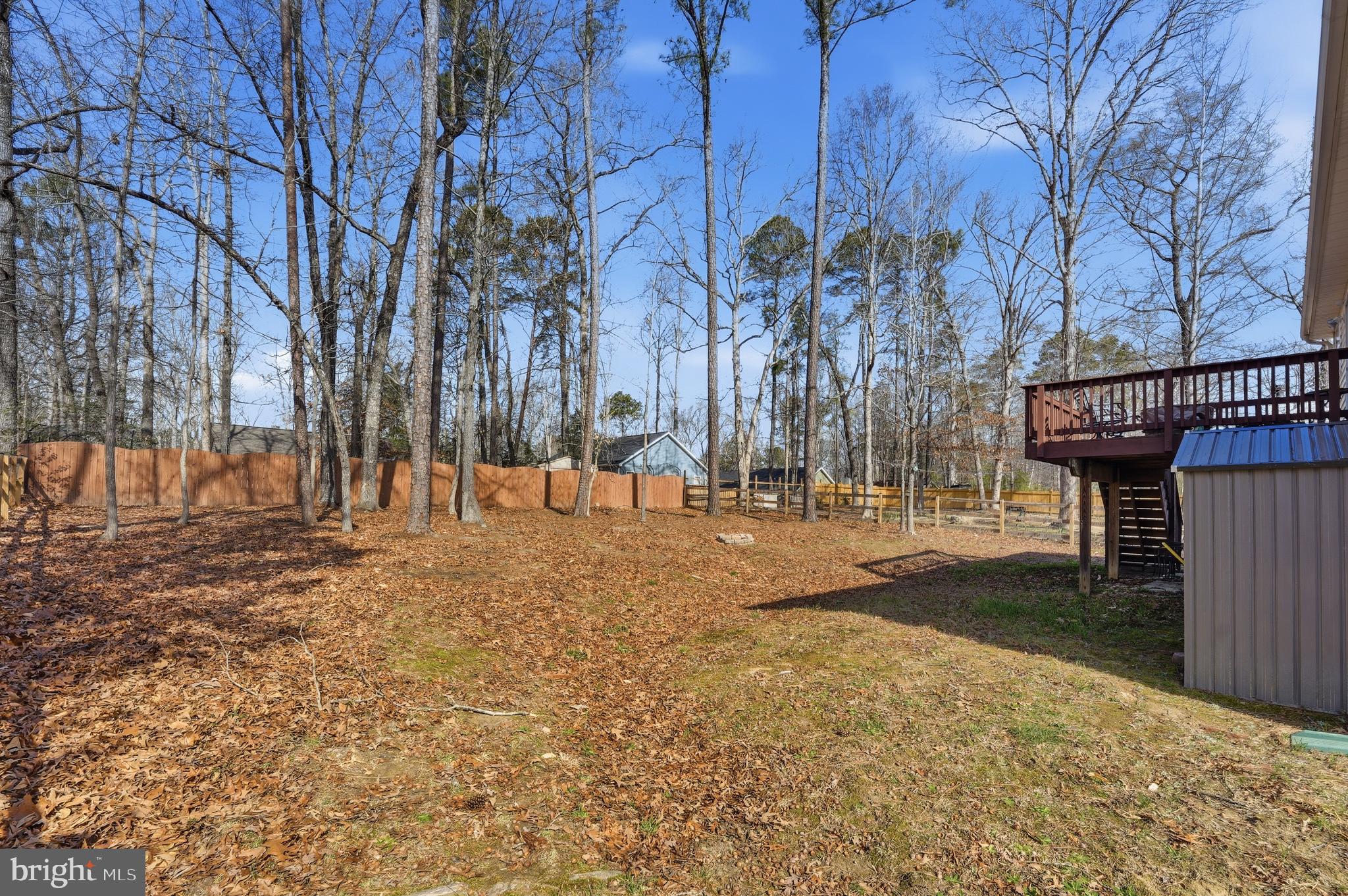 LAKE LAND - Residential