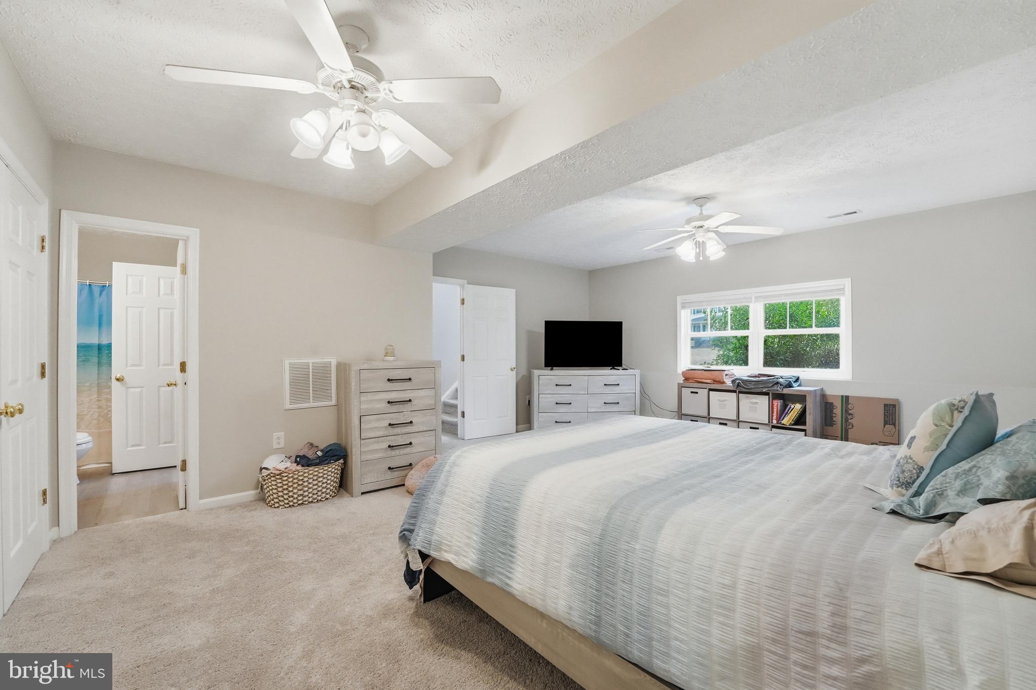 LAKE LAND - Residential