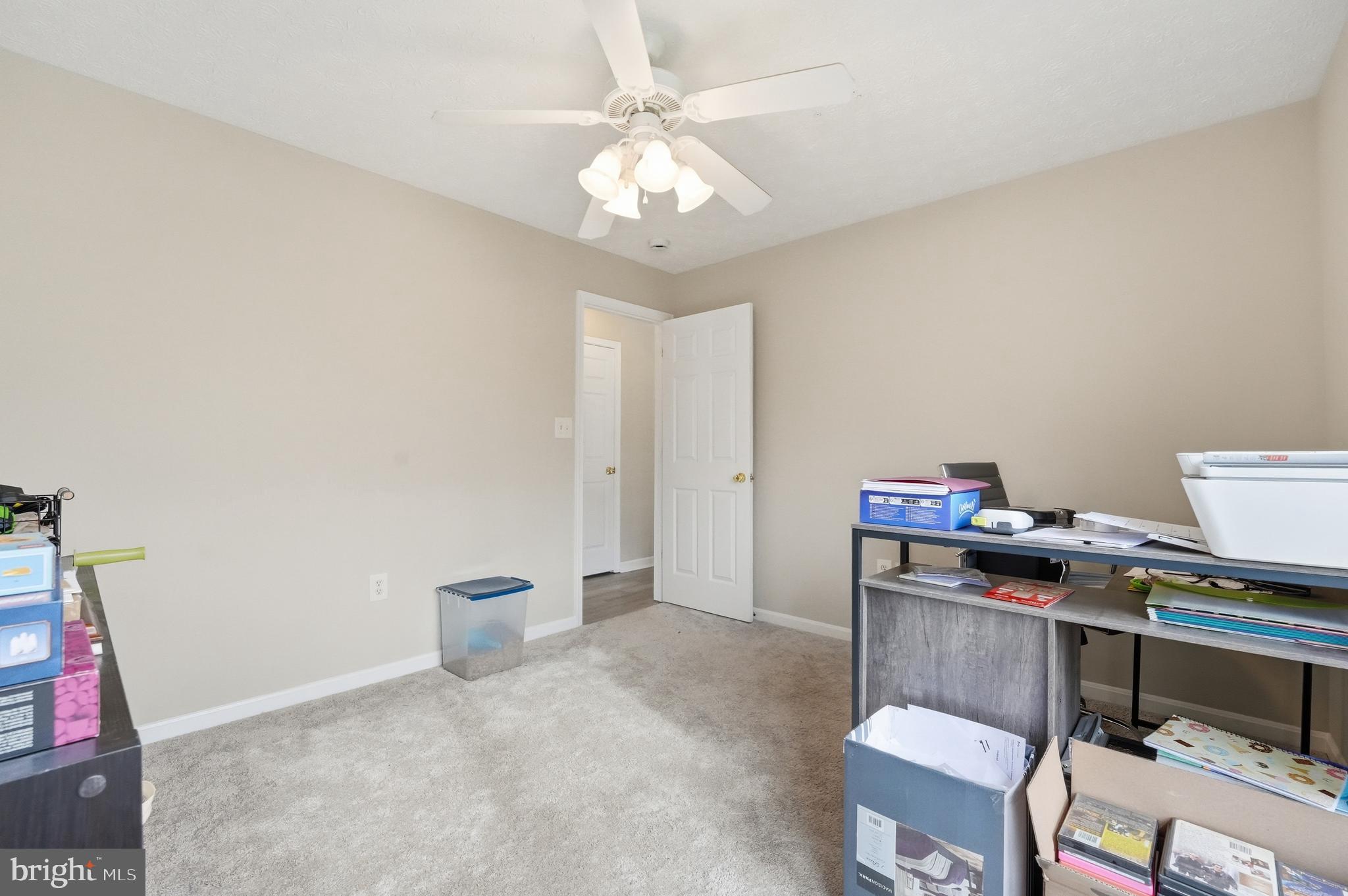 LAKE LAND - Residential