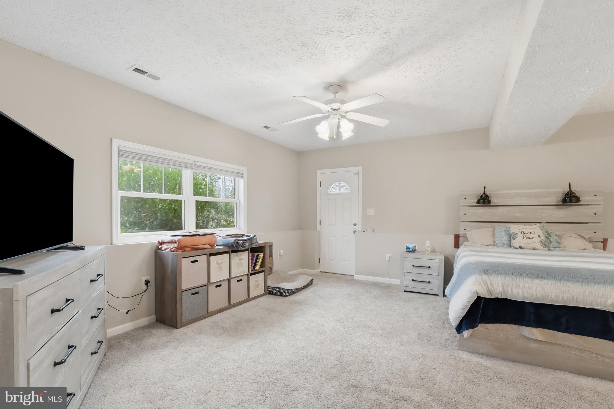 LAKE LAND - Residential