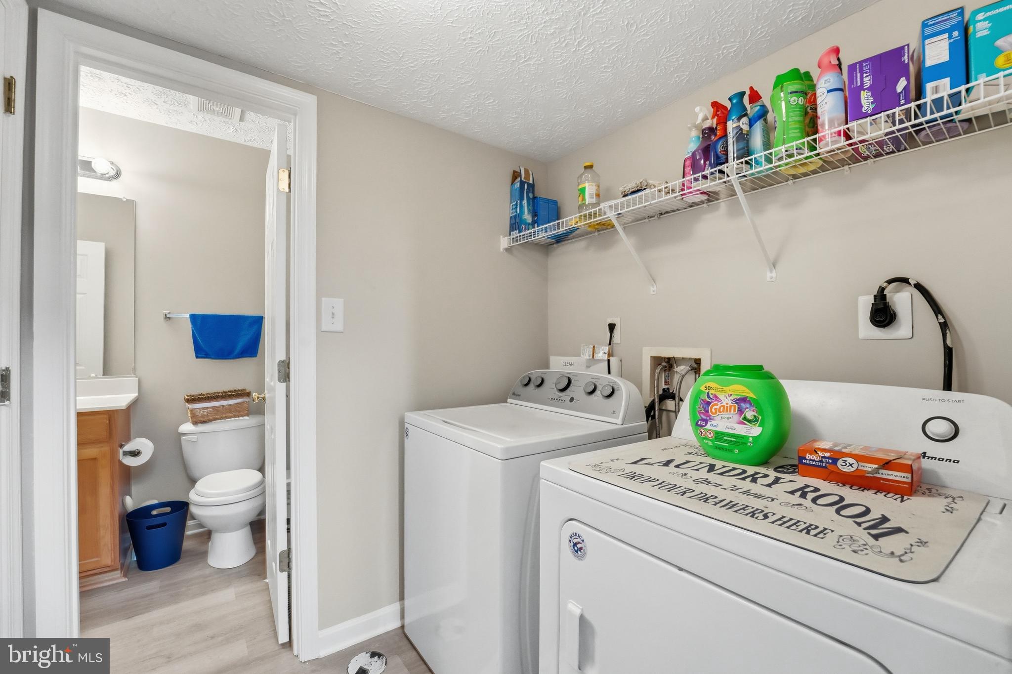 LAKE LAND - Residential