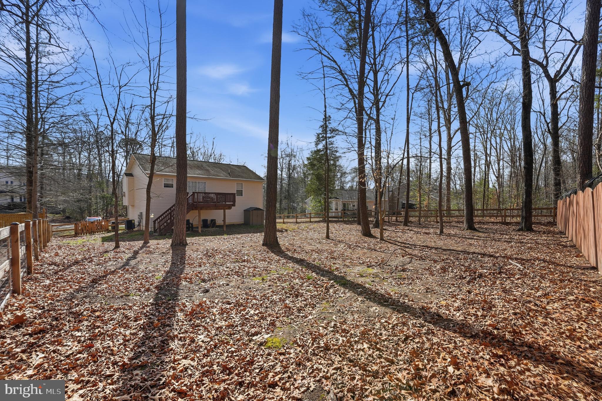 LAKE LAND - Residential