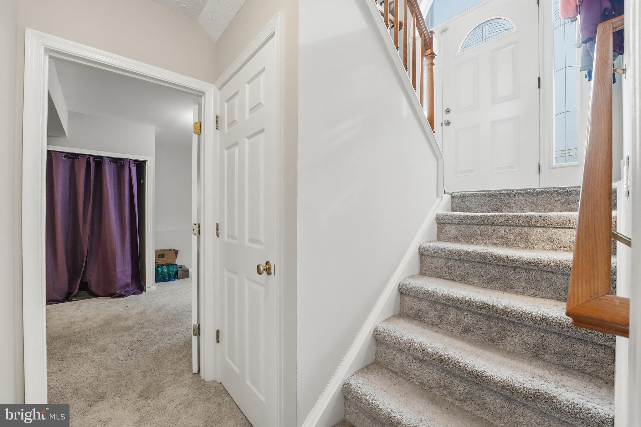 LAKE LAND - Residential