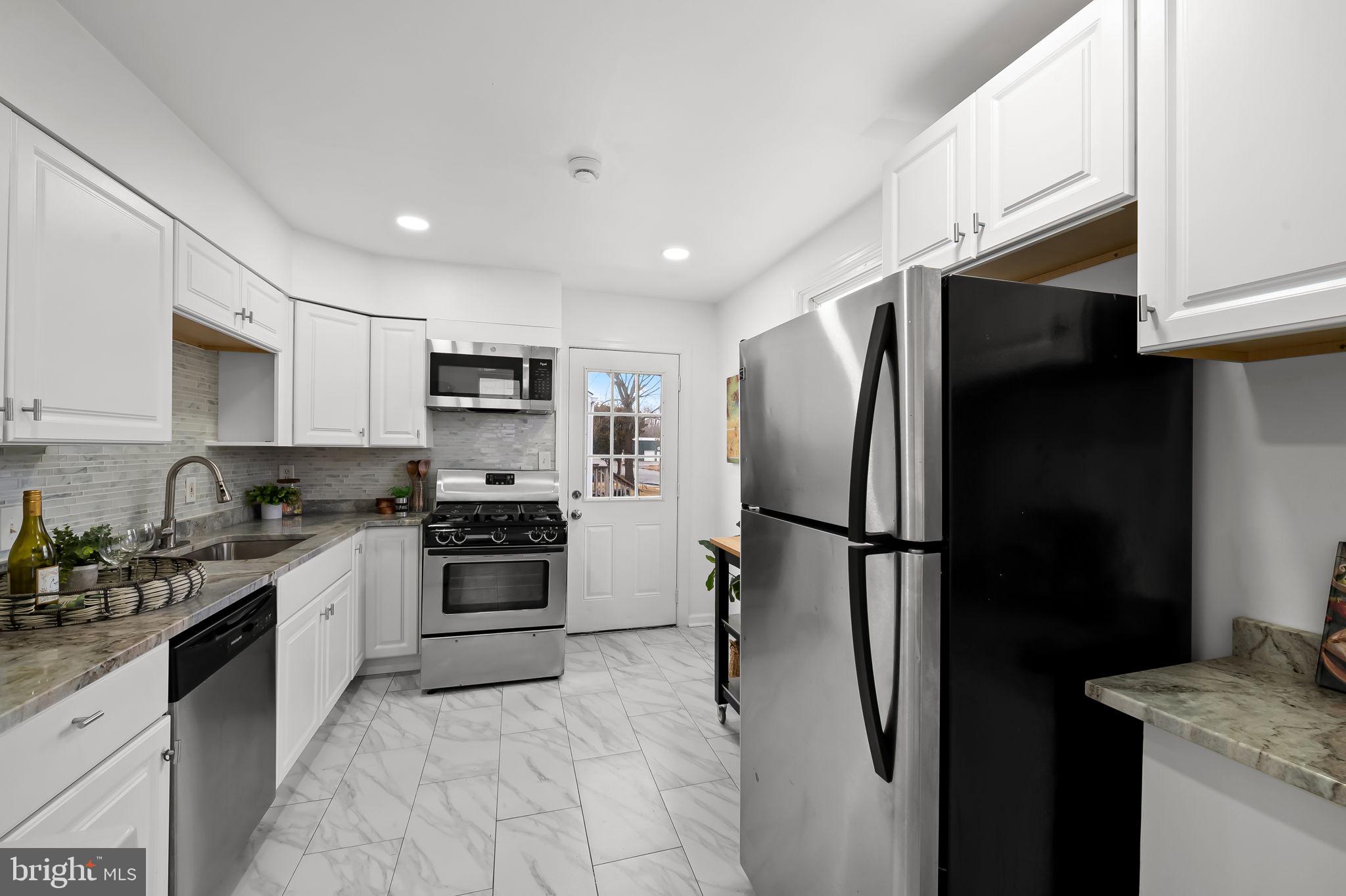 LYNDHURST - Residential