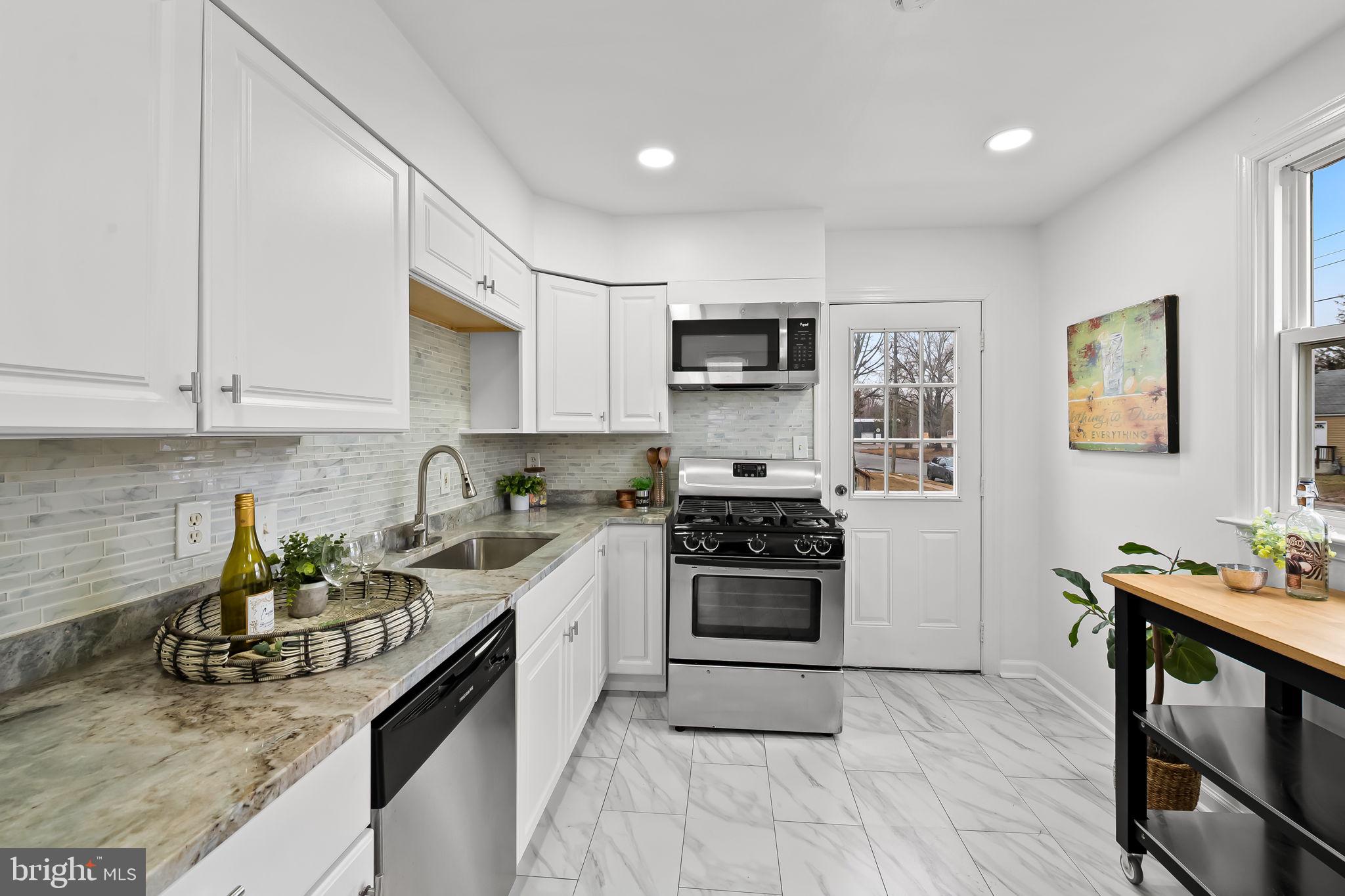 LYNDHURST - Residential