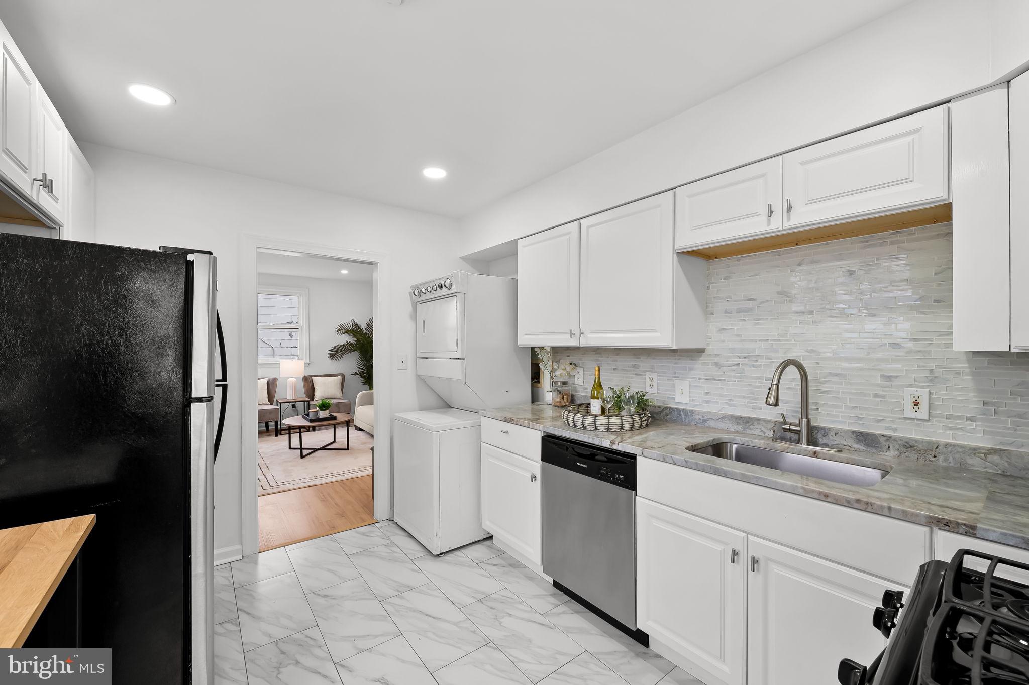 LYNDHURST - Residential