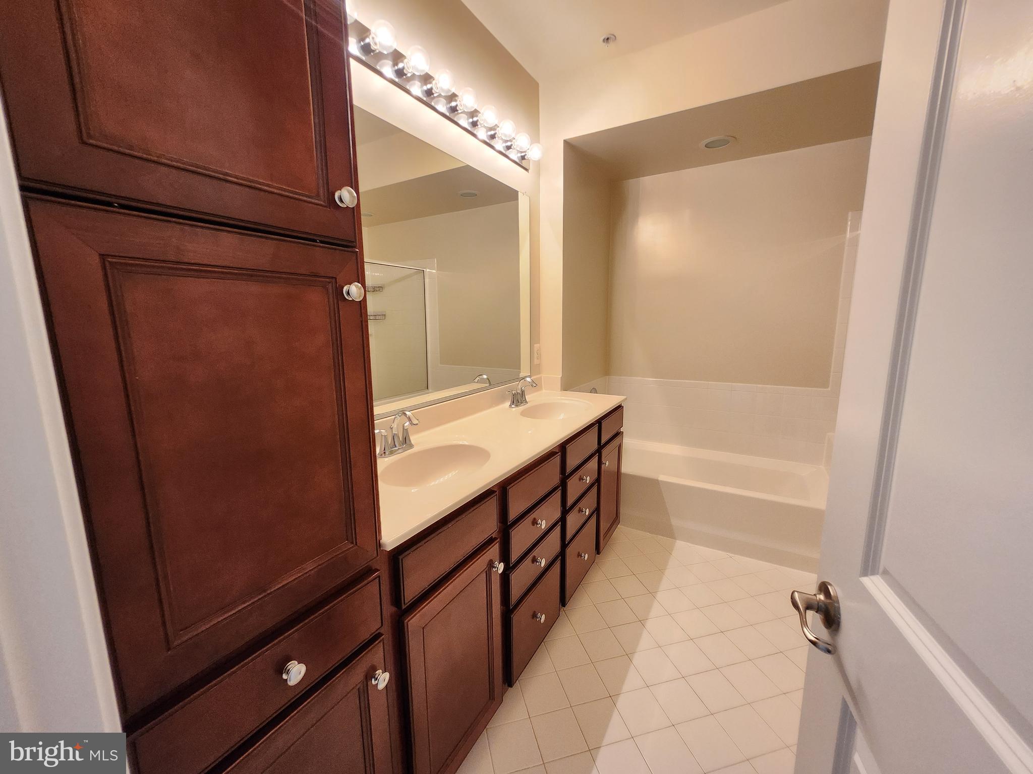 POTOMAC CLUB - Residential Lease