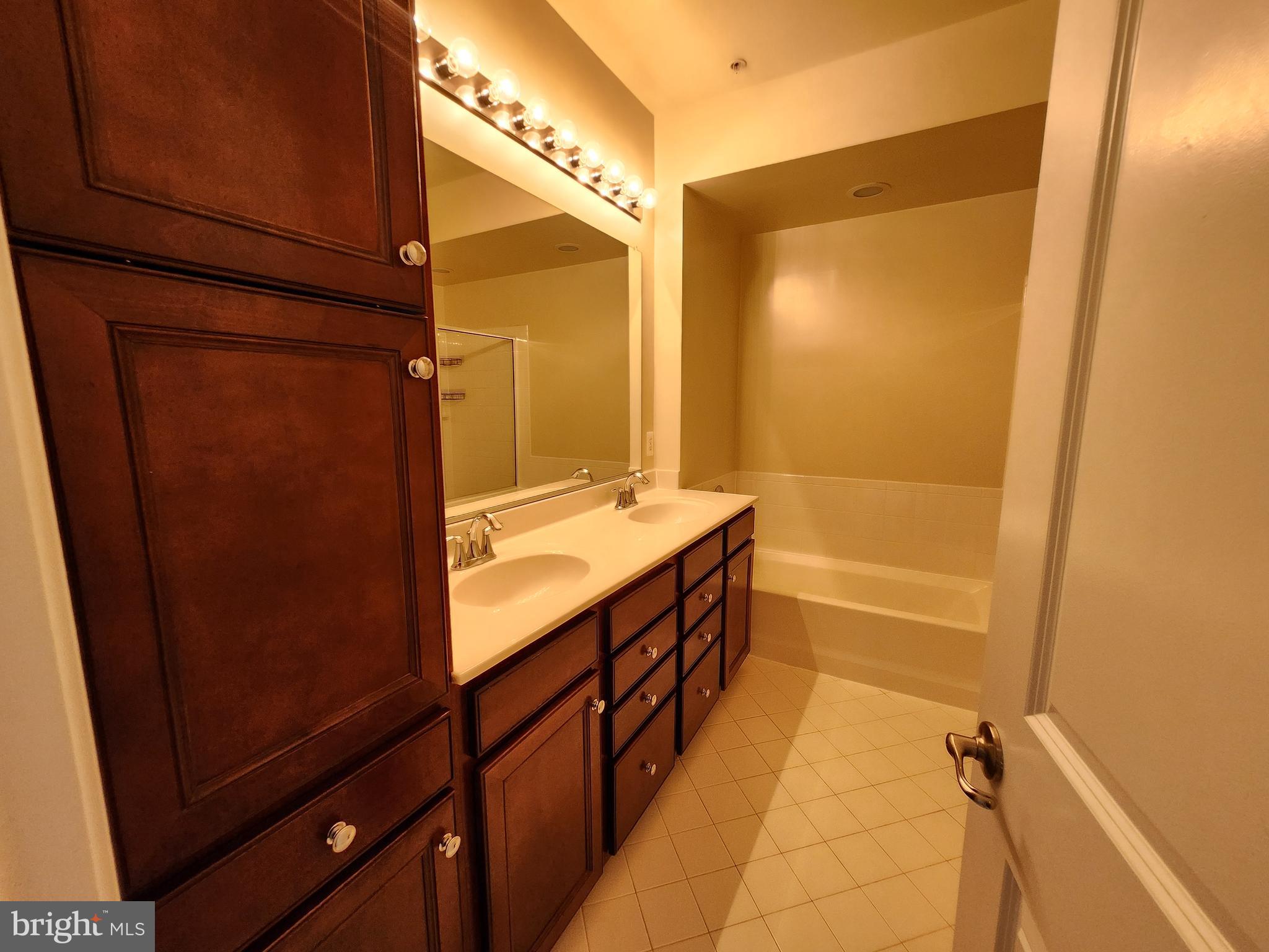 POTOMAC CLUB - Residential Lease