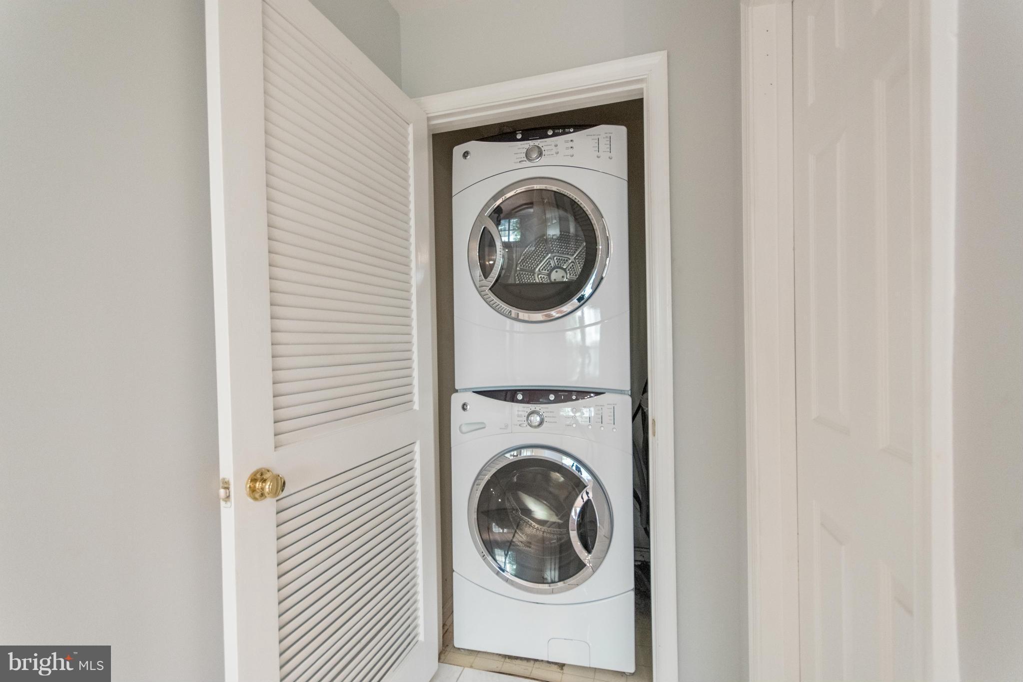 POTOMAC LAKES - Residential