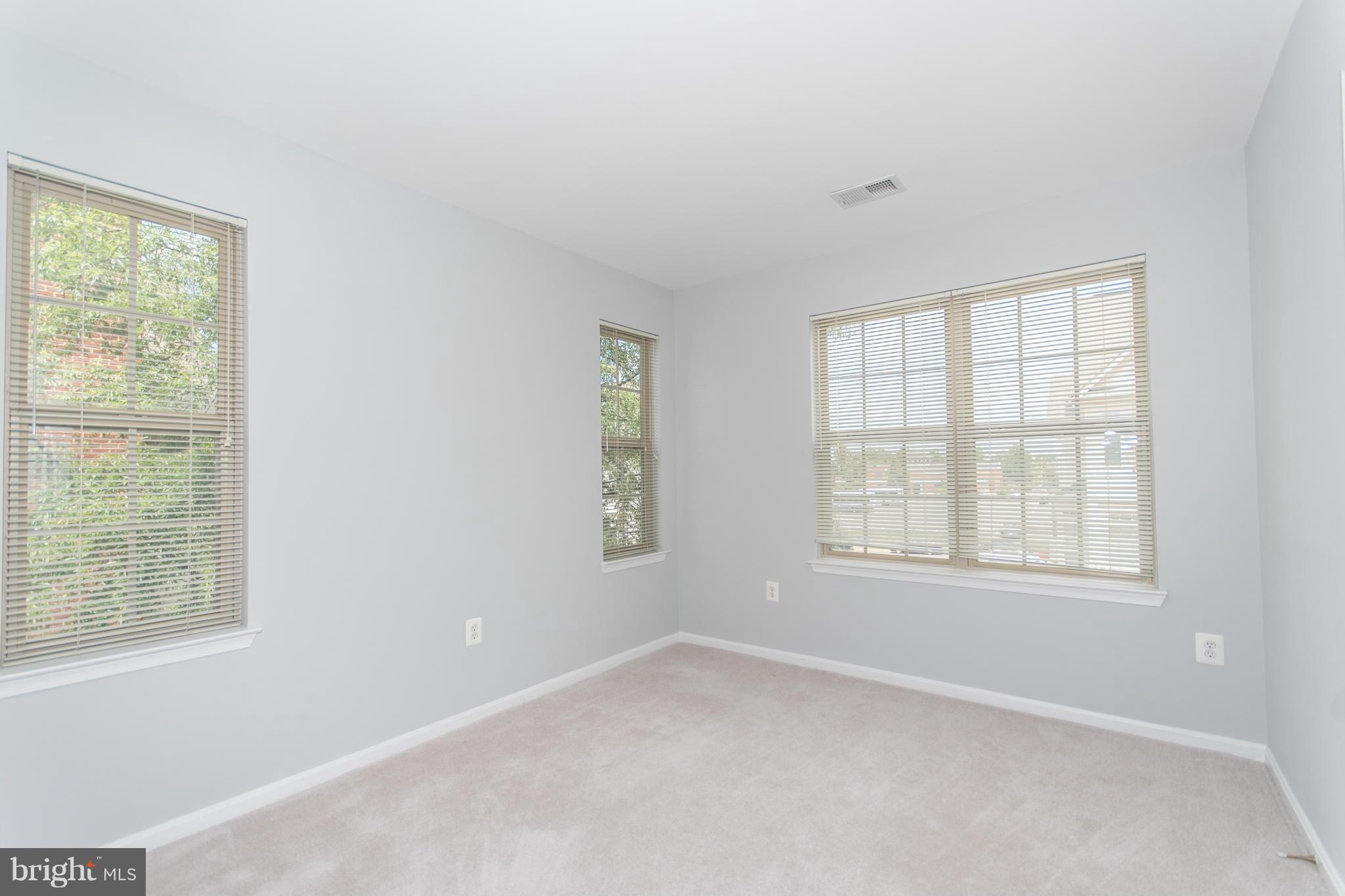 POTOMAC LAKES - Residential