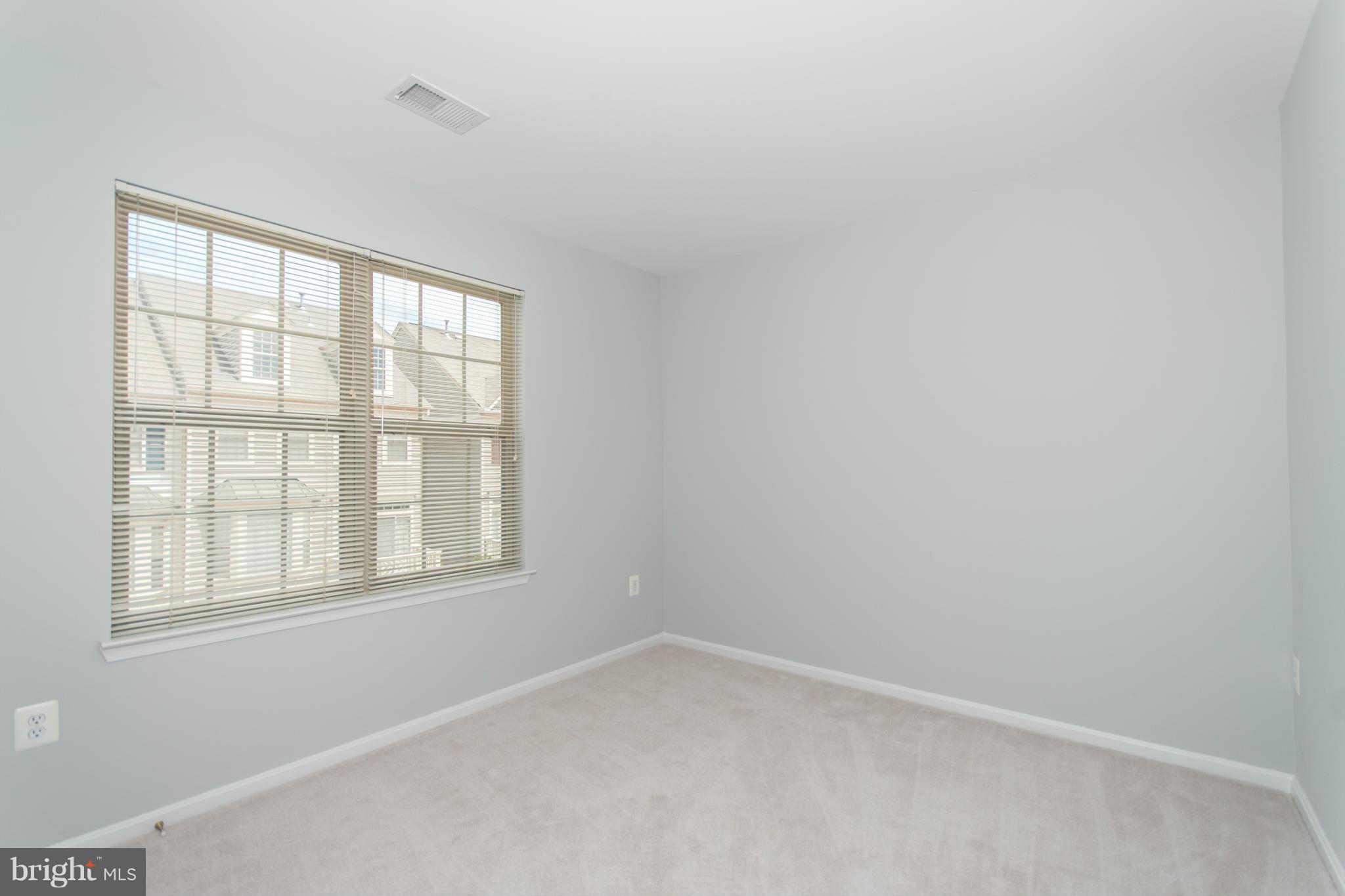 POTOMAC LAKES - Residential