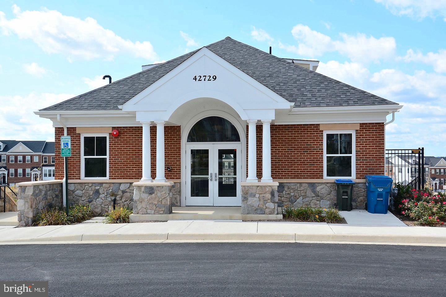 GOOSE CREEK VILLAGE - Residential Lease