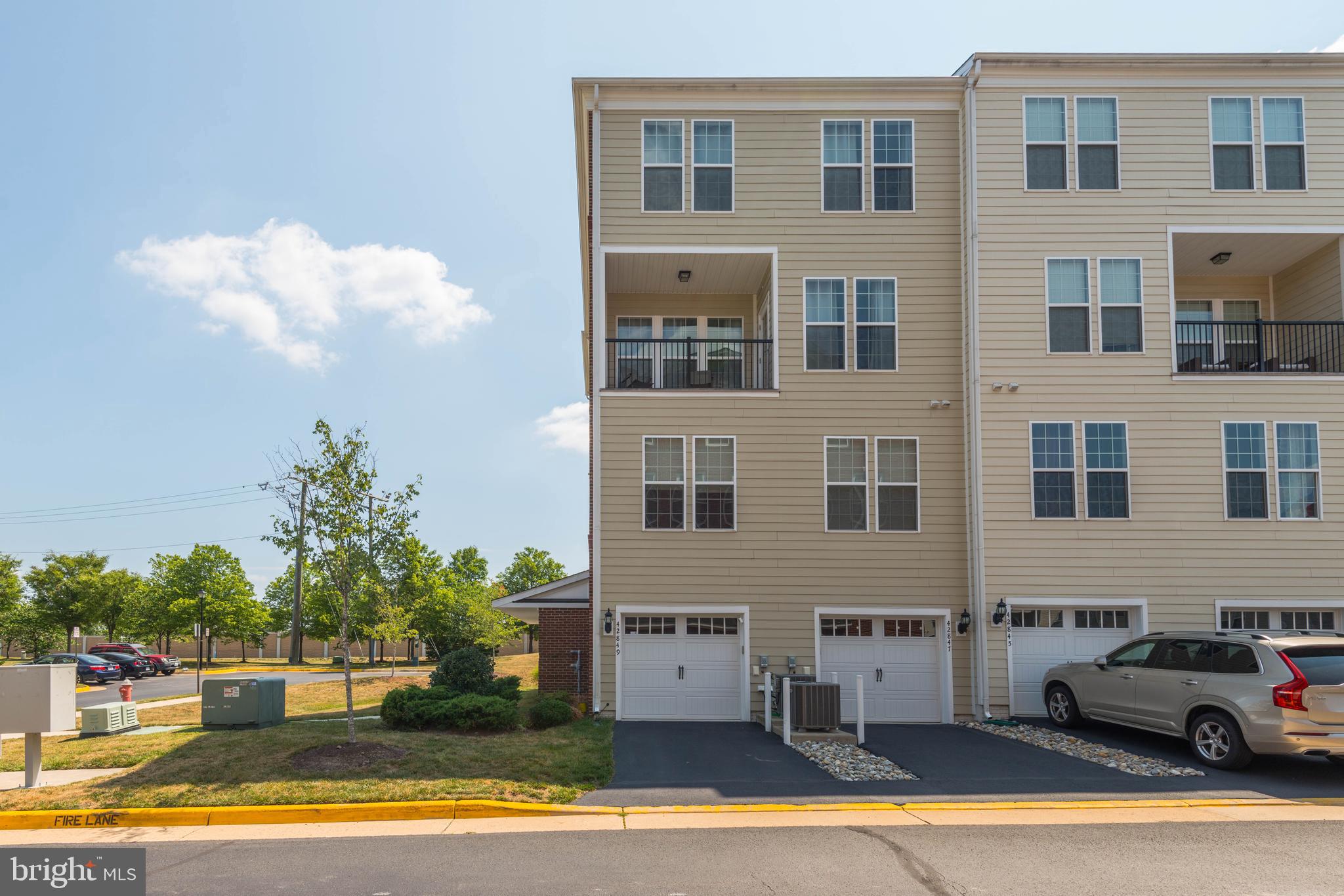 GOOSE CREEK VILLAGE - Residential Lease