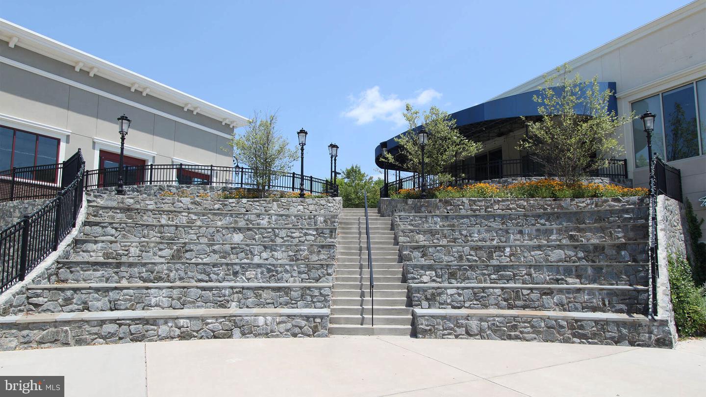 GOOSE CREEK VILLAGE - Residential Lease