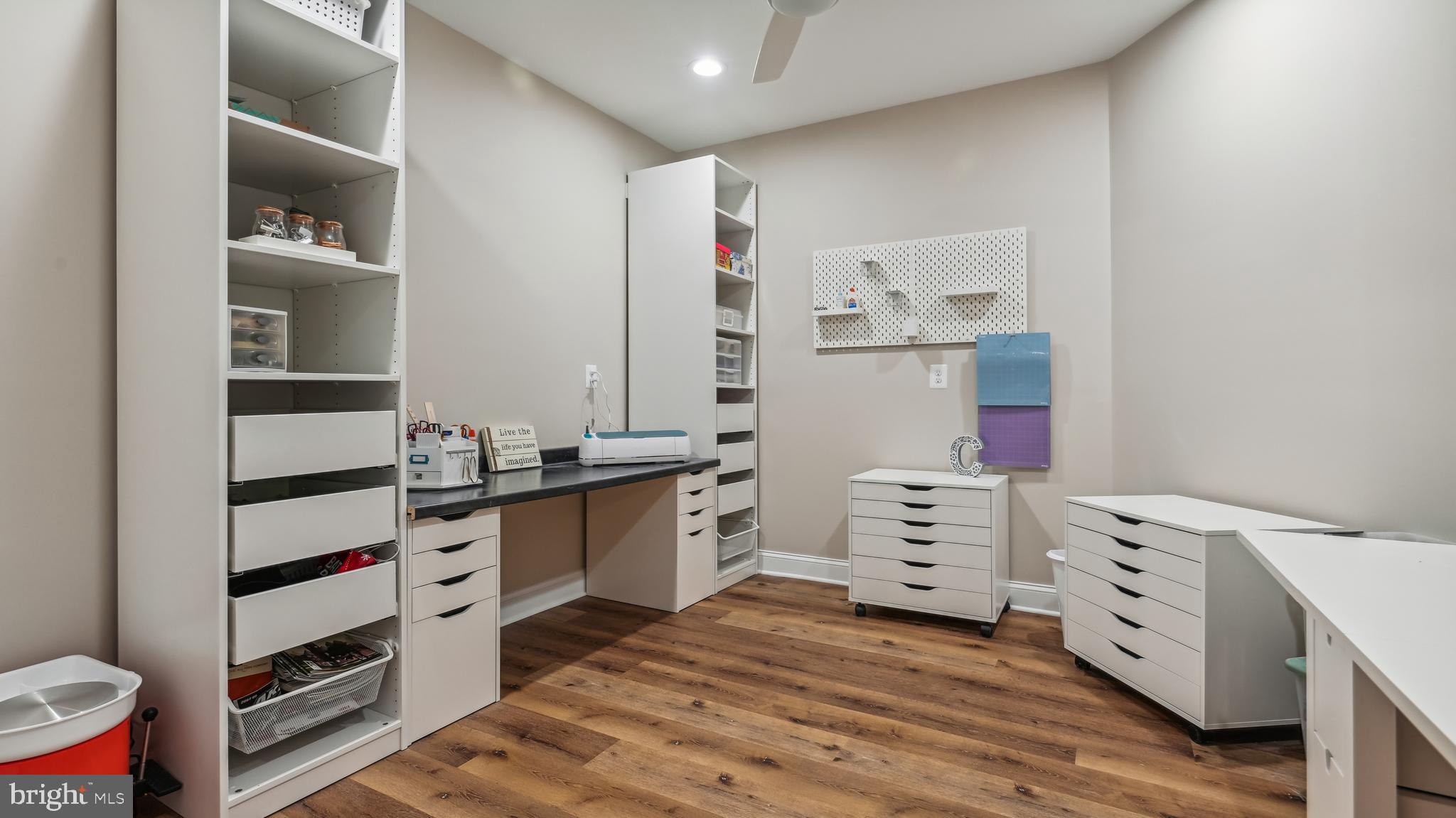 CEDAR HUNT - Residential