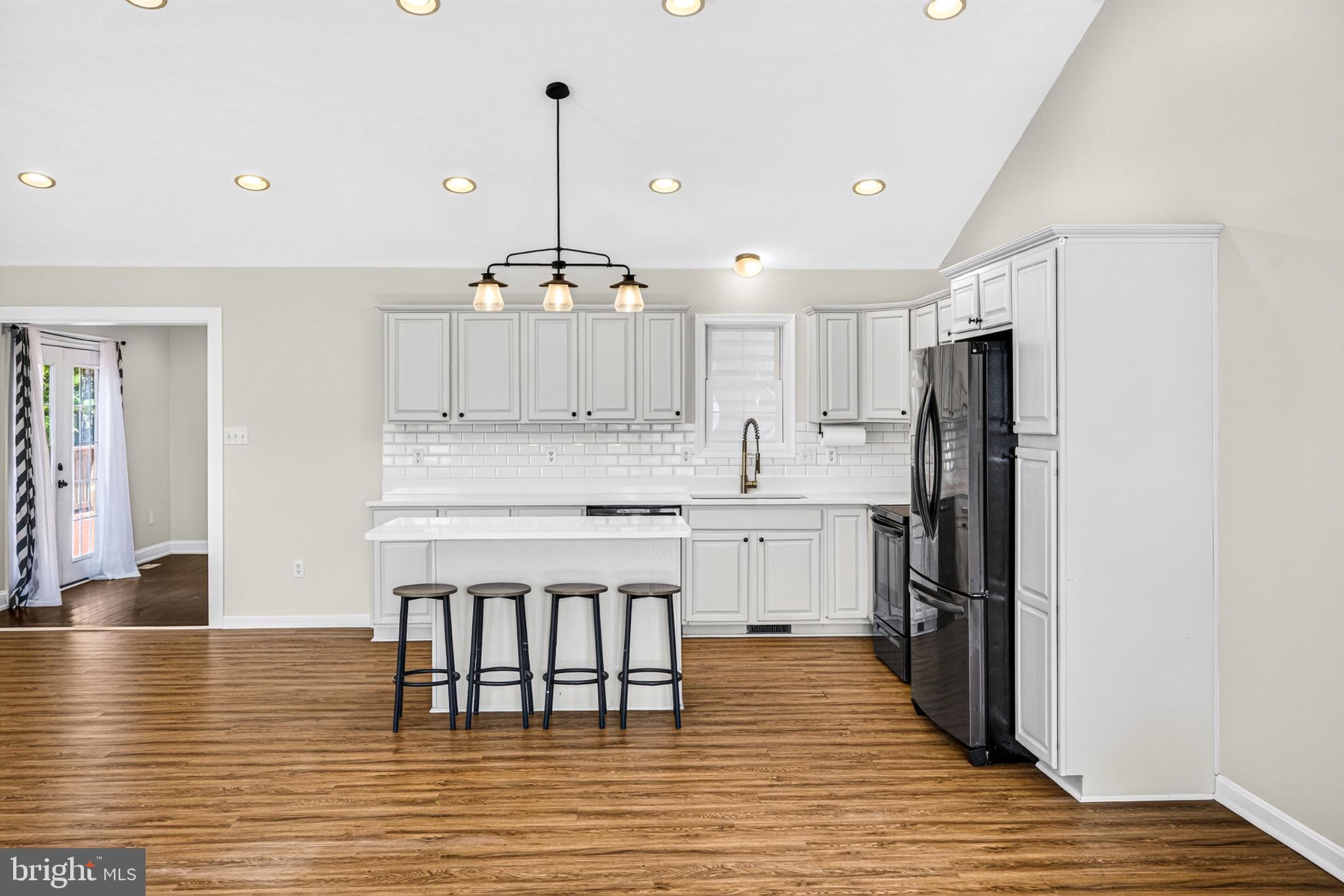 610 CEDAR COURT
