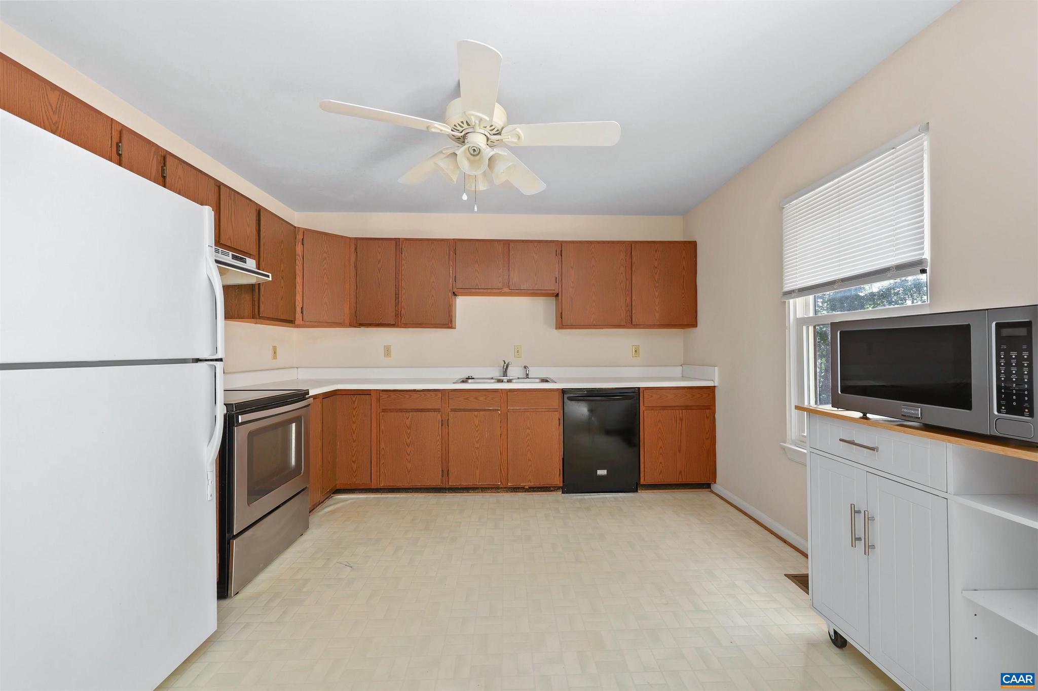 STONEHENGE - Residential