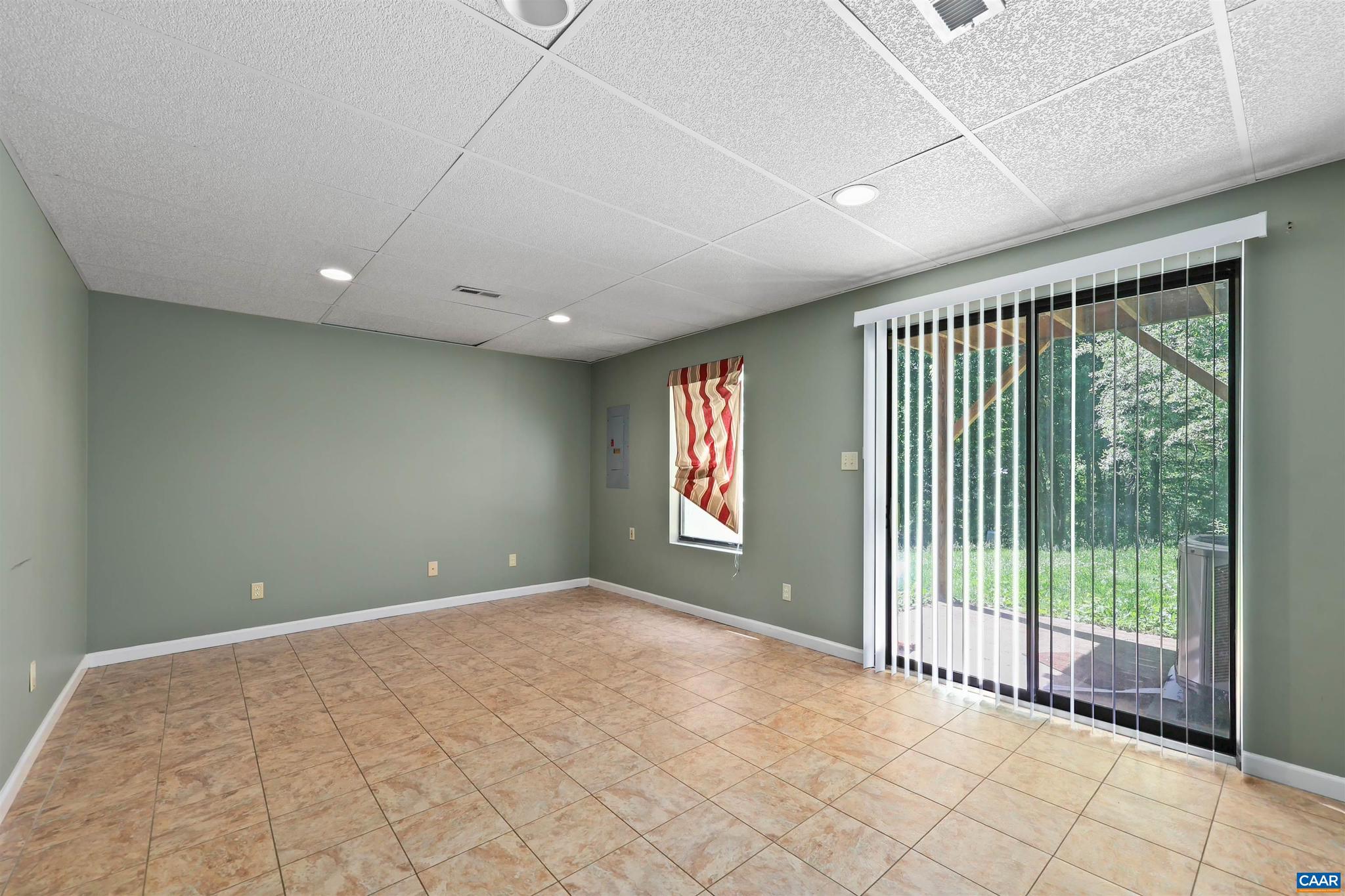 STONEHENGE - Residential