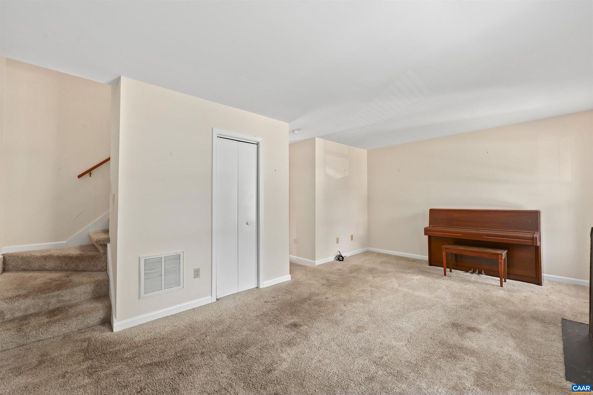 STONEHENGE - Residential