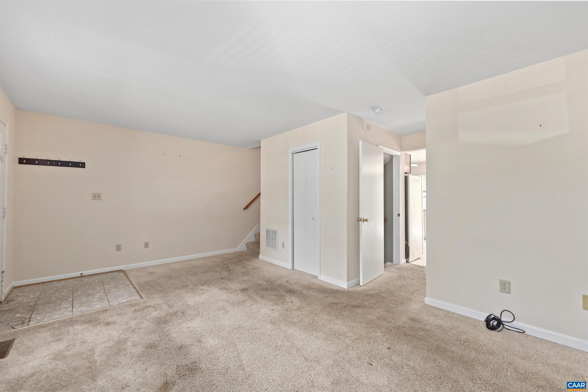 STONEHENGE - Residential