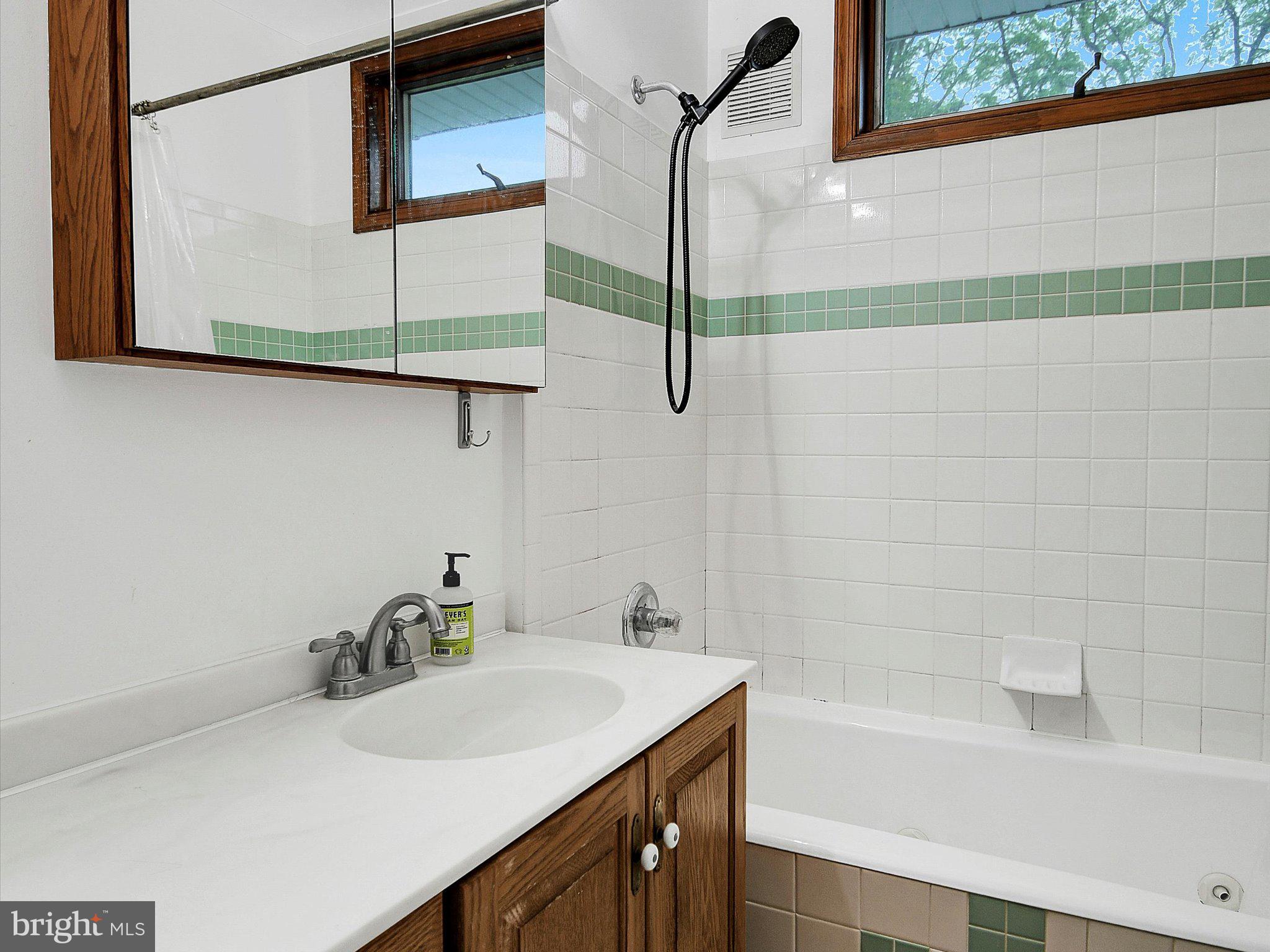 ERDENHEIM - Residential Lease