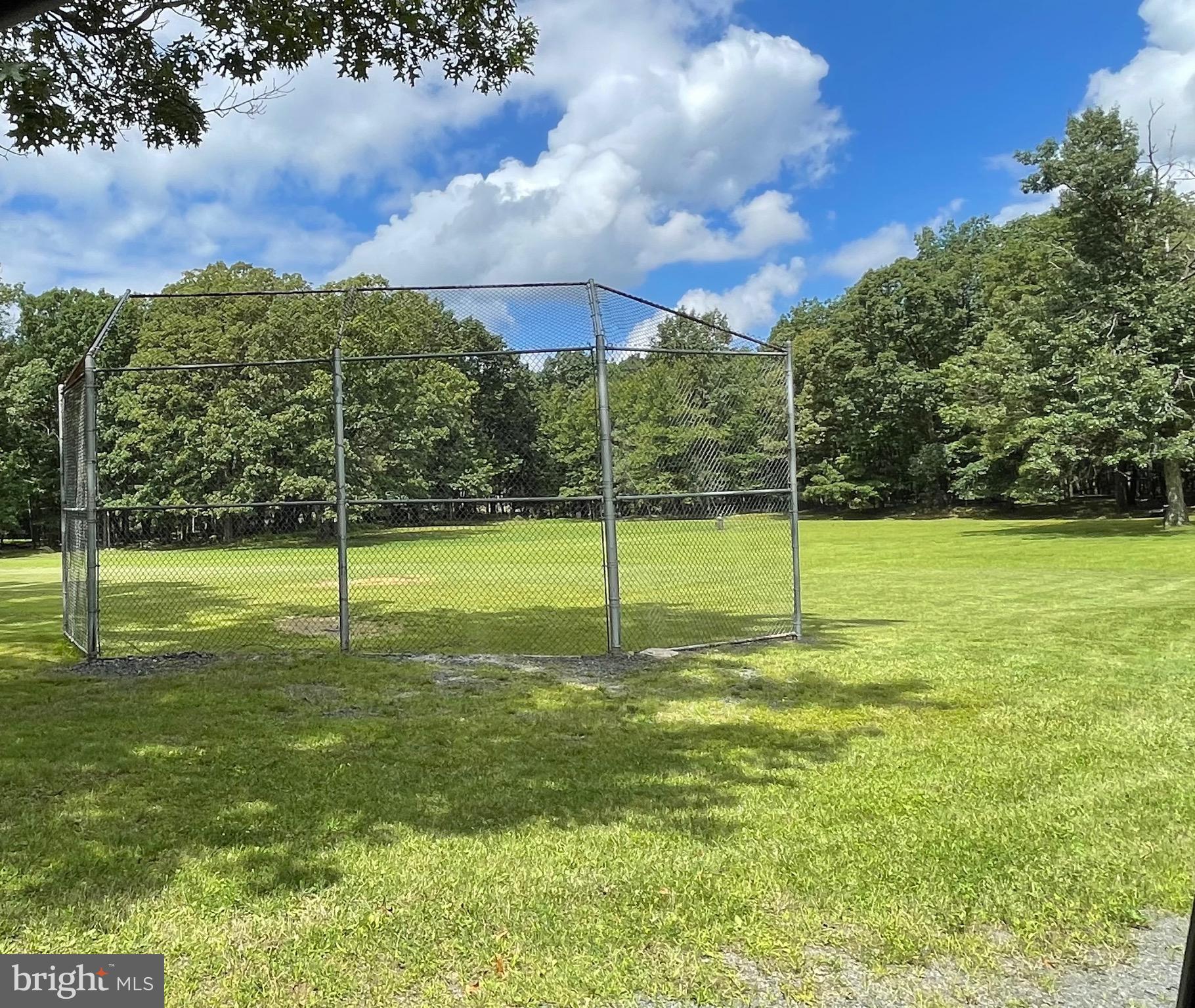 COVE VILLAGE - Land