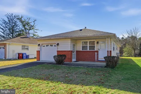 31 Charlotteville Dr S S, Toms River, NJ MLS: NJOC2038526