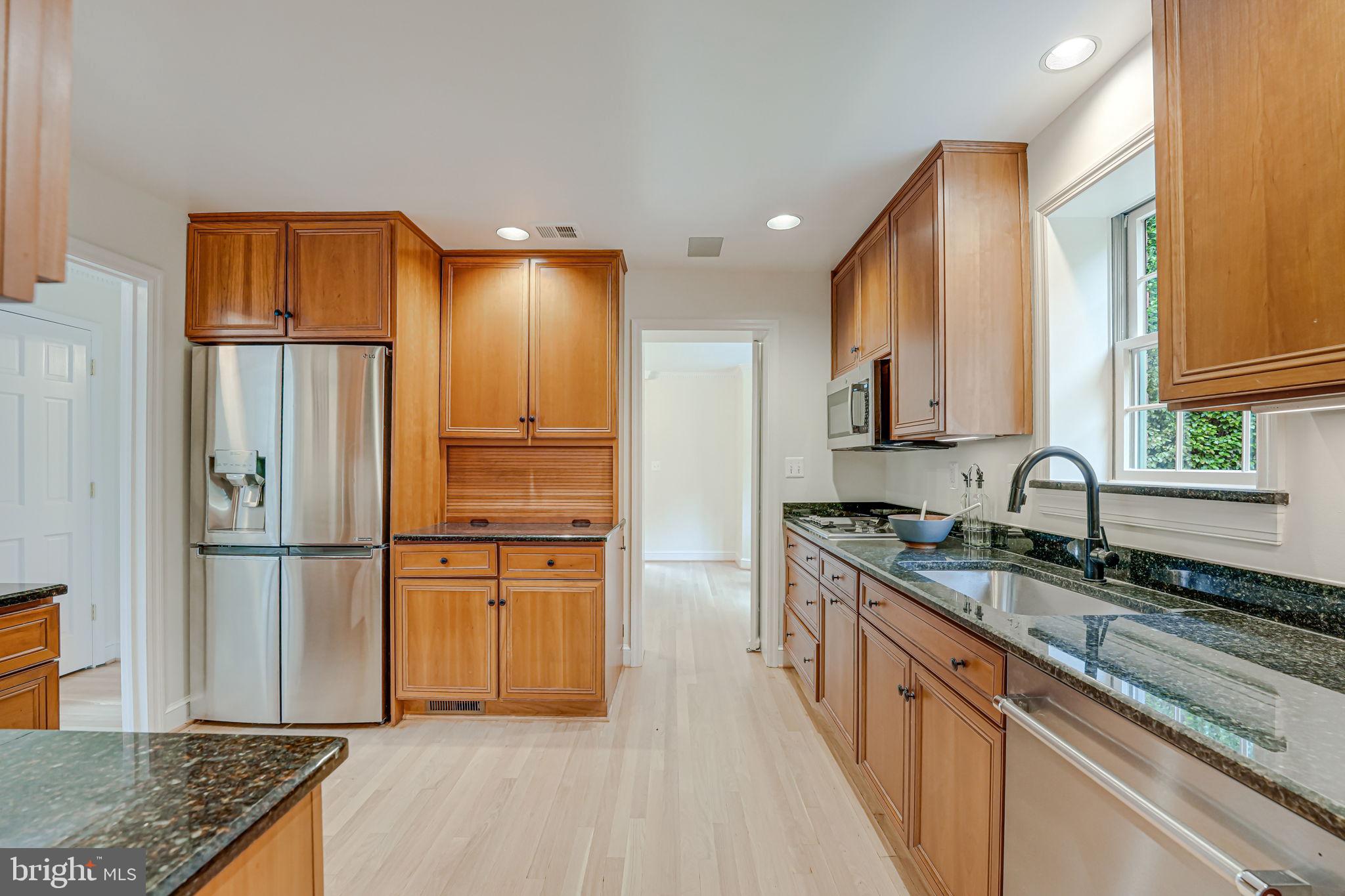 BROYHILL FOREST - Residential