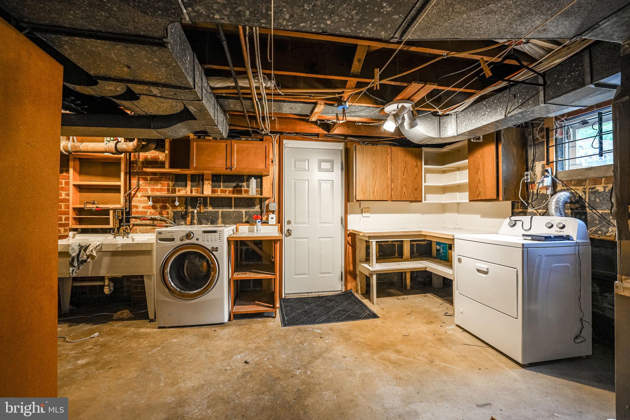 BROYHILL FOREST - Residential