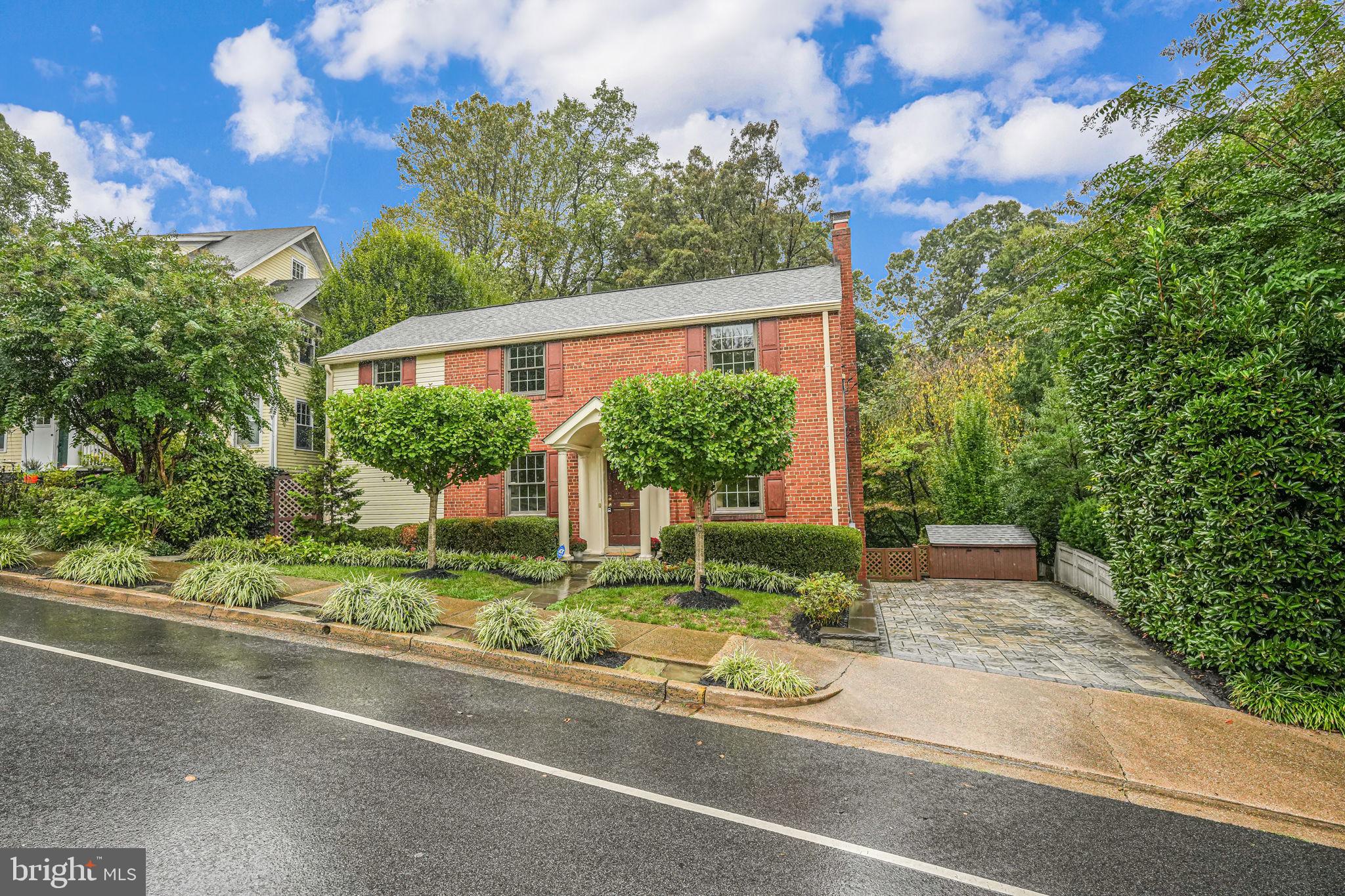 BROYHILL FOREST - Residential